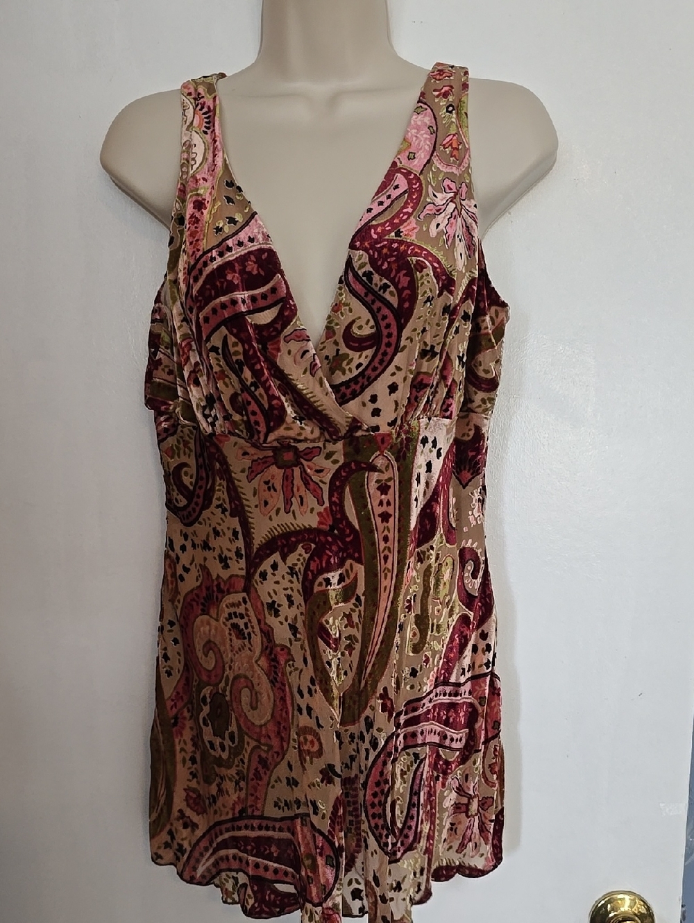 Alexia Admor Beige Floral-Accented Top Burnout Velvet Size Large